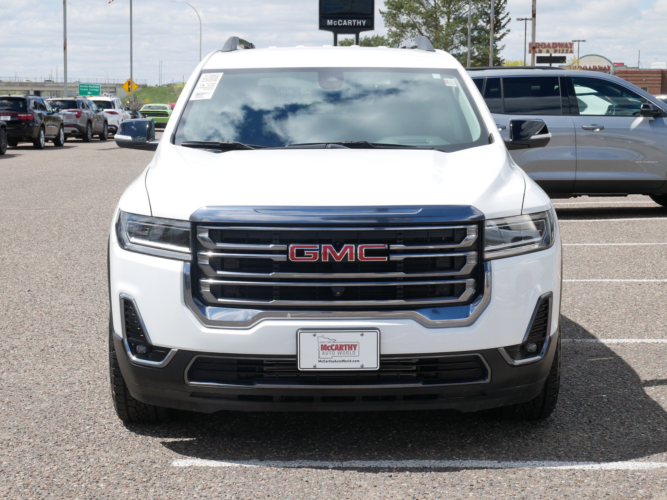 2023 GMC Acadia AT4