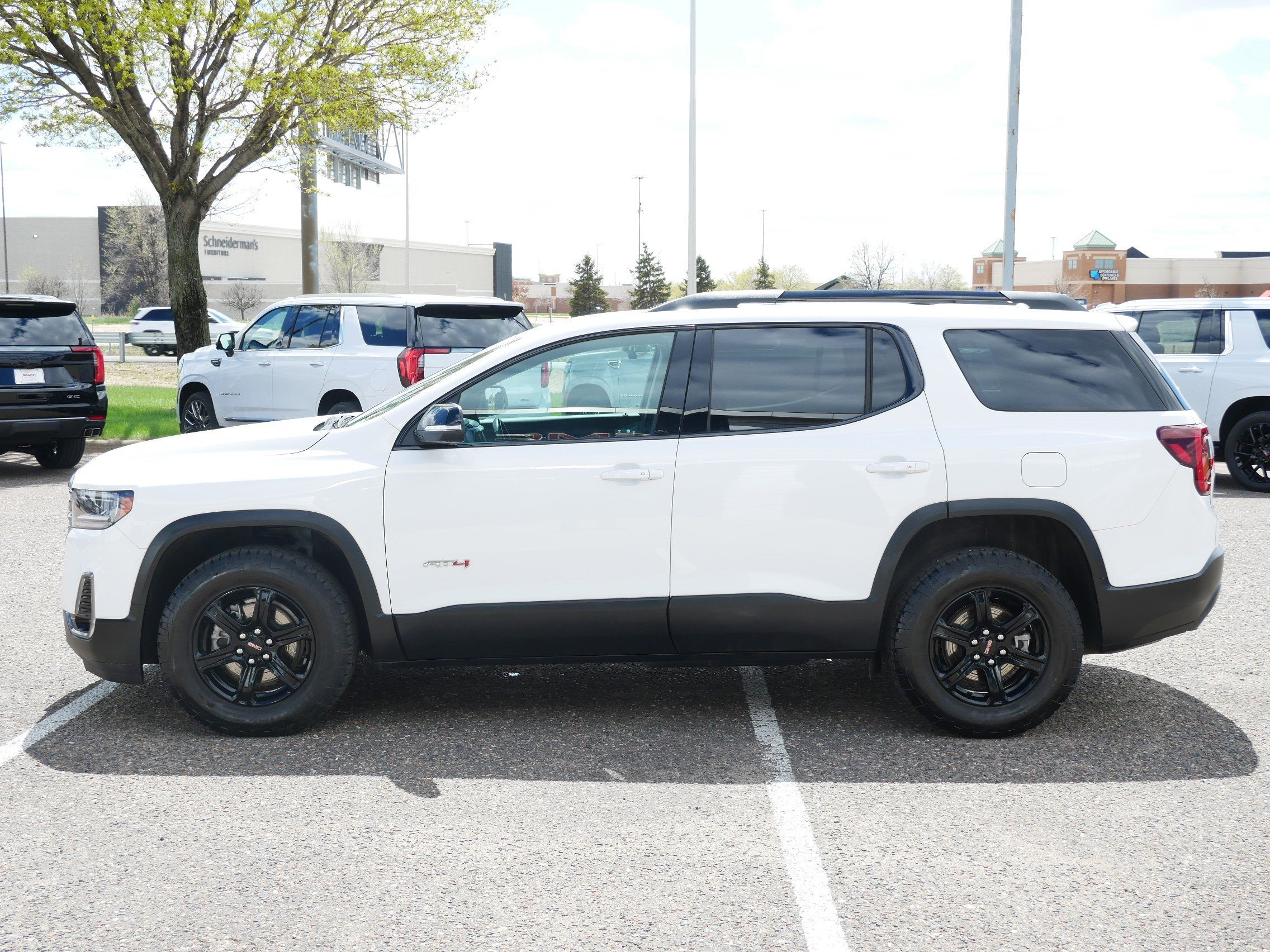 2023 GMC Acadia AT4