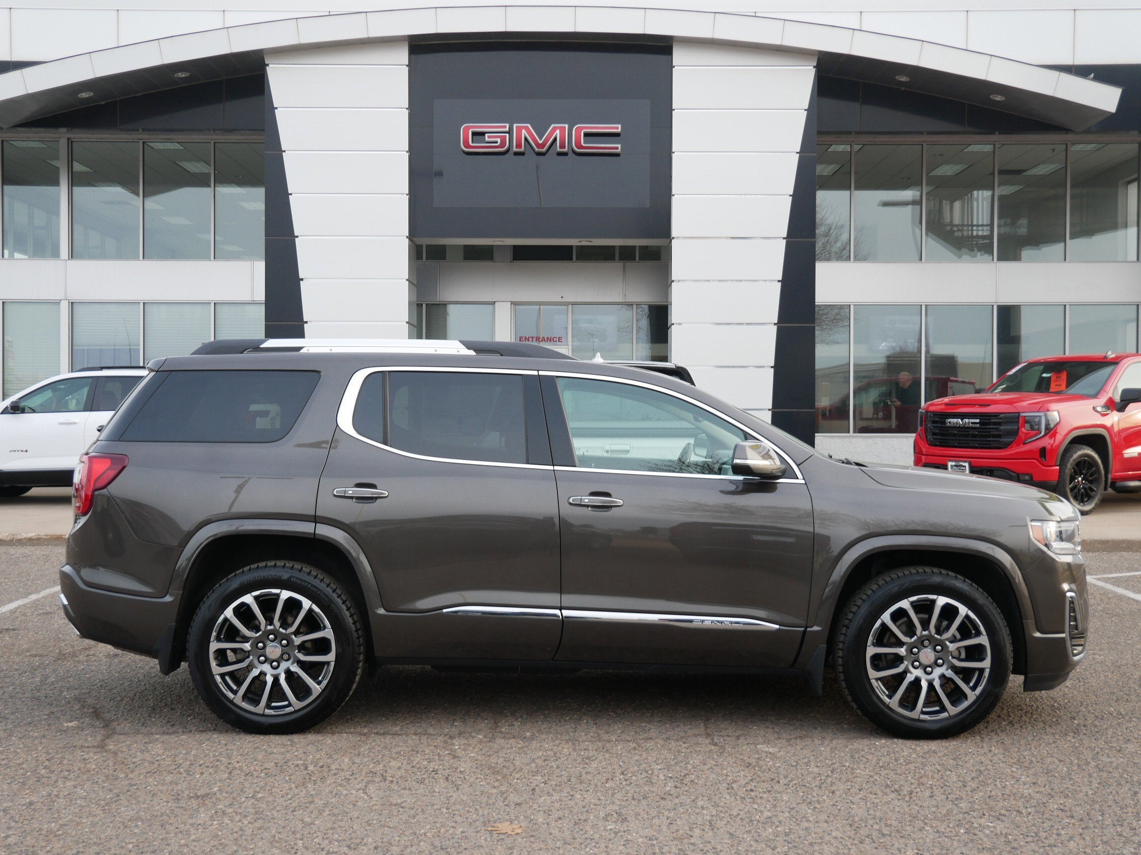 Used 2020 GMC Acadia Denali with VIN 1GKKNXLSXLZ145664 for sale in Minneapolis, Minnesota