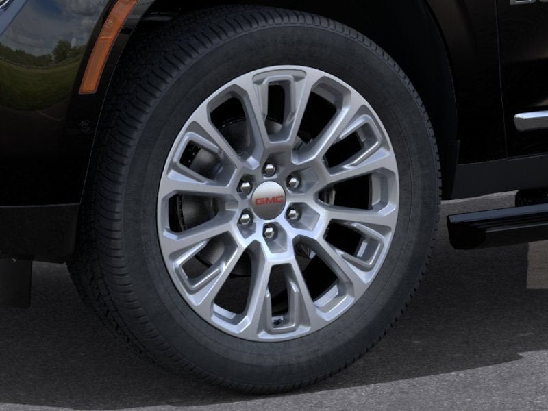 2026 GMC Yukon Denali - Photo 9