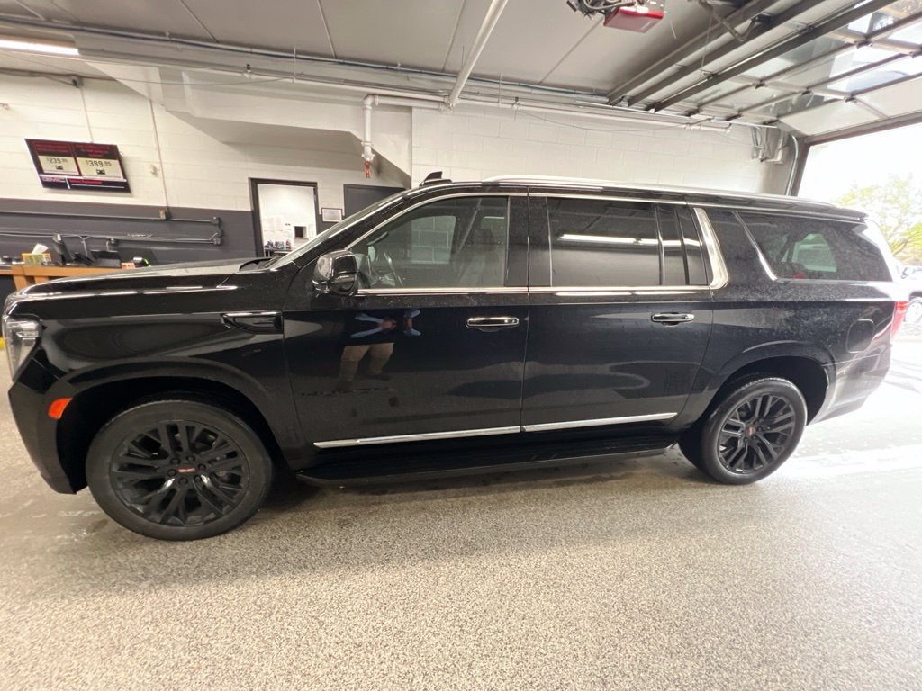 2023 GMC Yukon XL SLT
