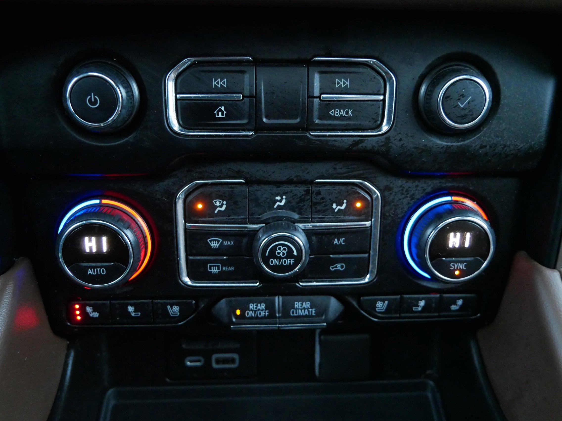 2021 Chevrolet Suburban High Country