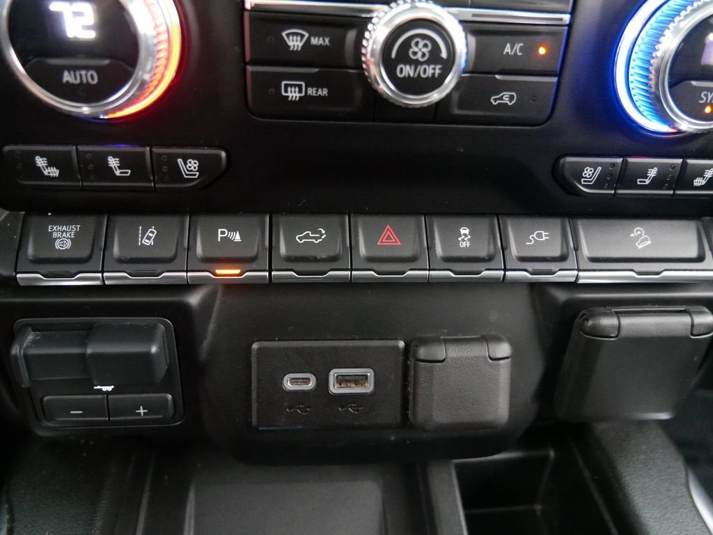2023 GMC Sierra 3500 HD Denali