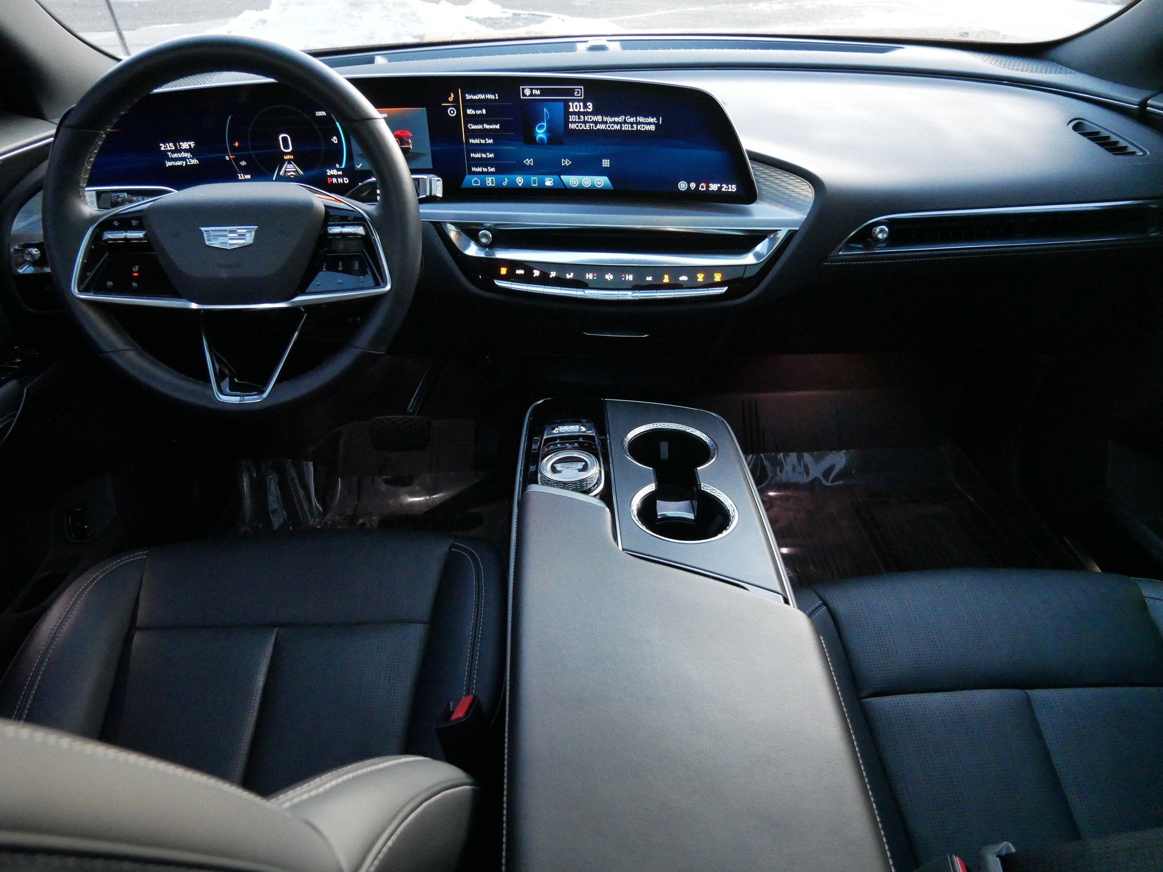 2024 Cadillac LYRIQ Luxury 1