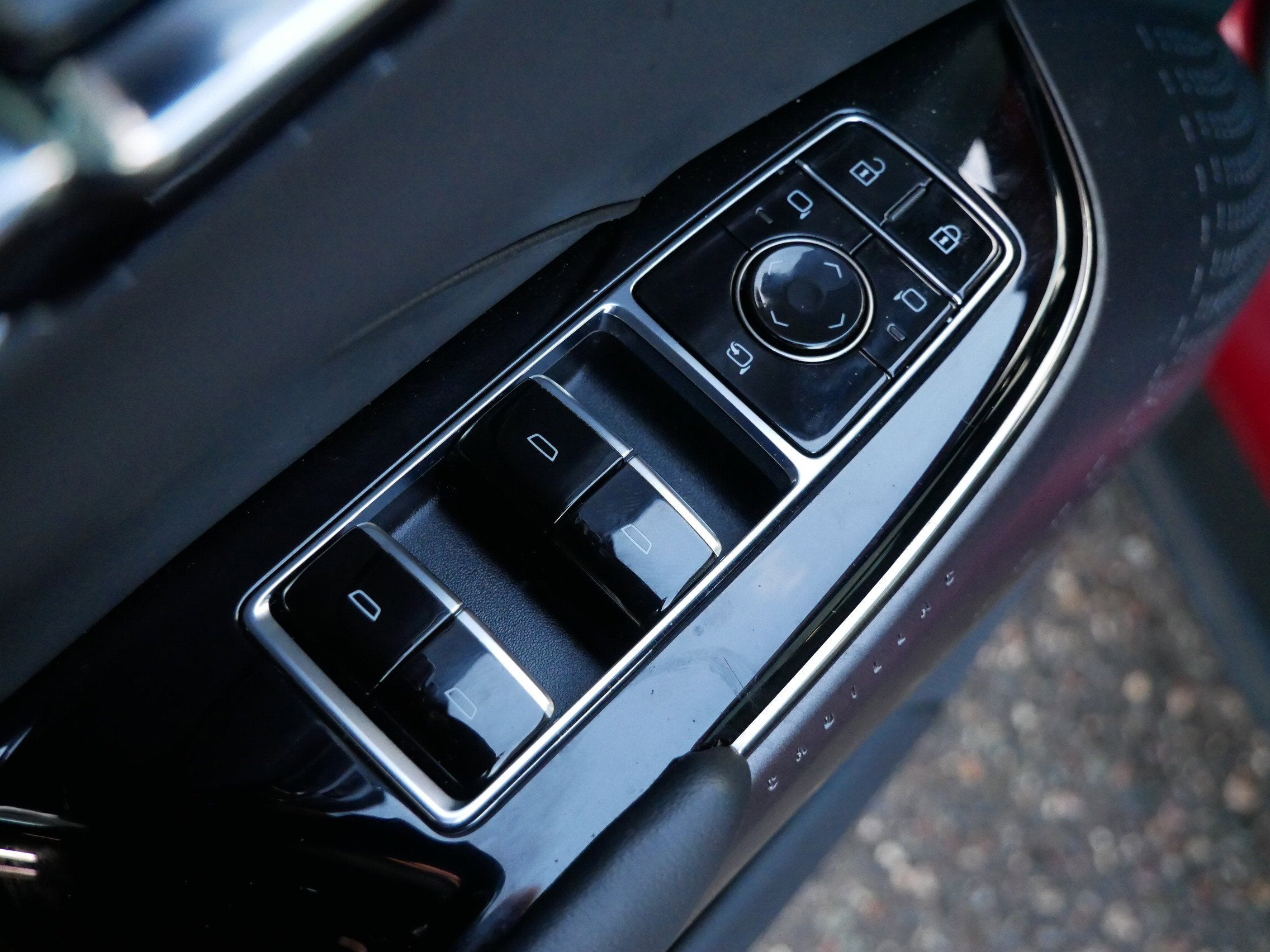 2024 Cadillac LYRIQ Luxury 1