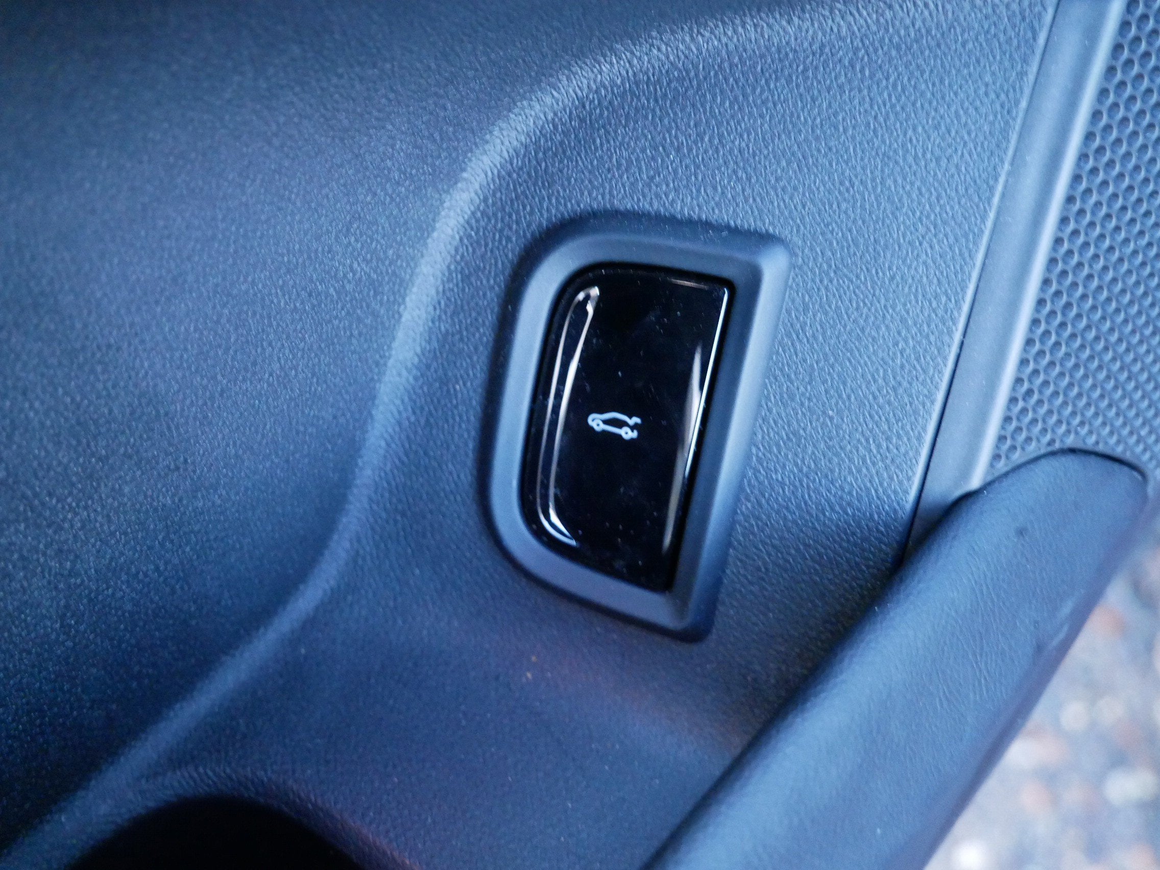 2024 Cadillac LYRIQ Luxury 1