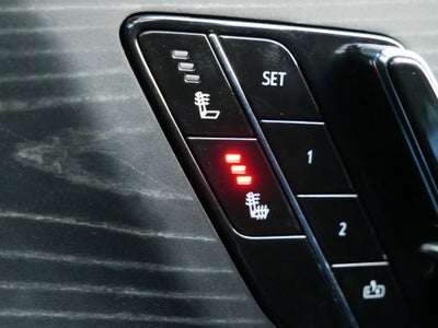 2024 Cadillac LYRIQ Luxury 1