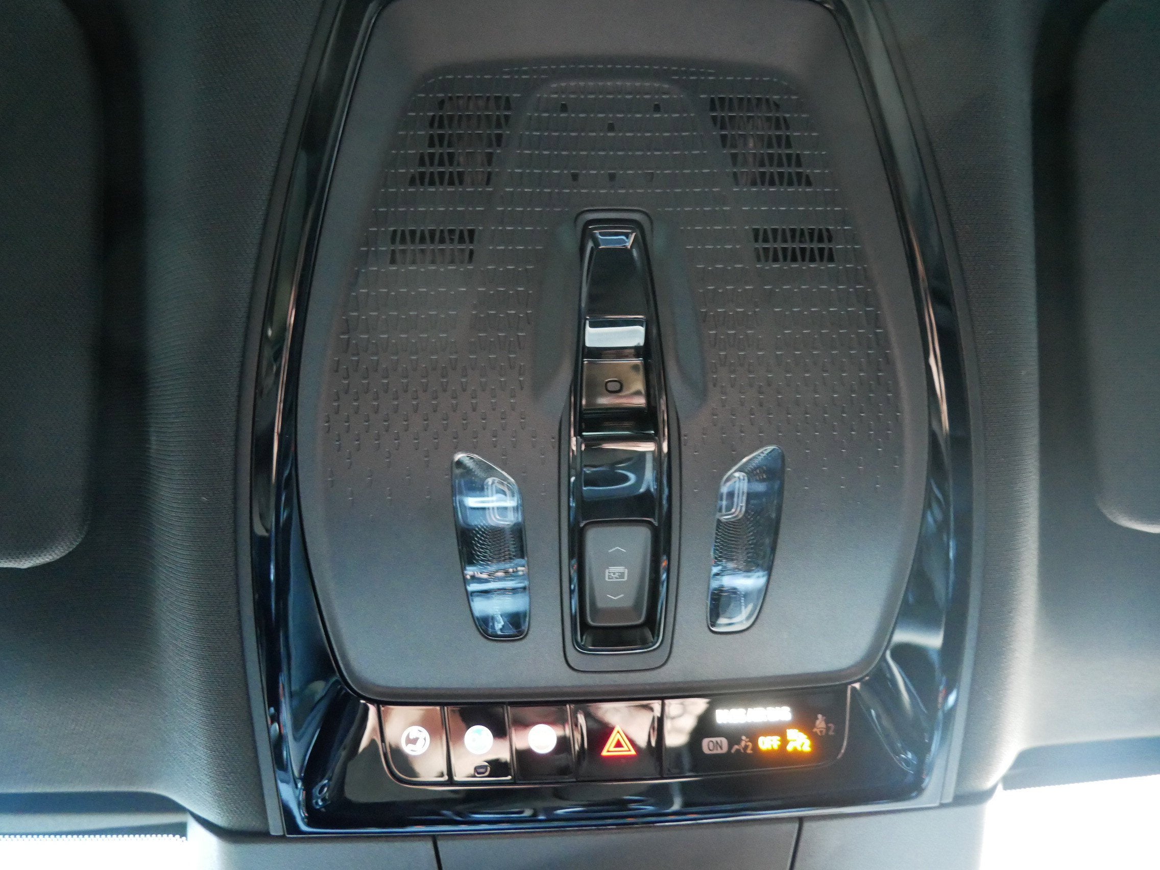 2024 Cadillac LYRIQ Luxury 1