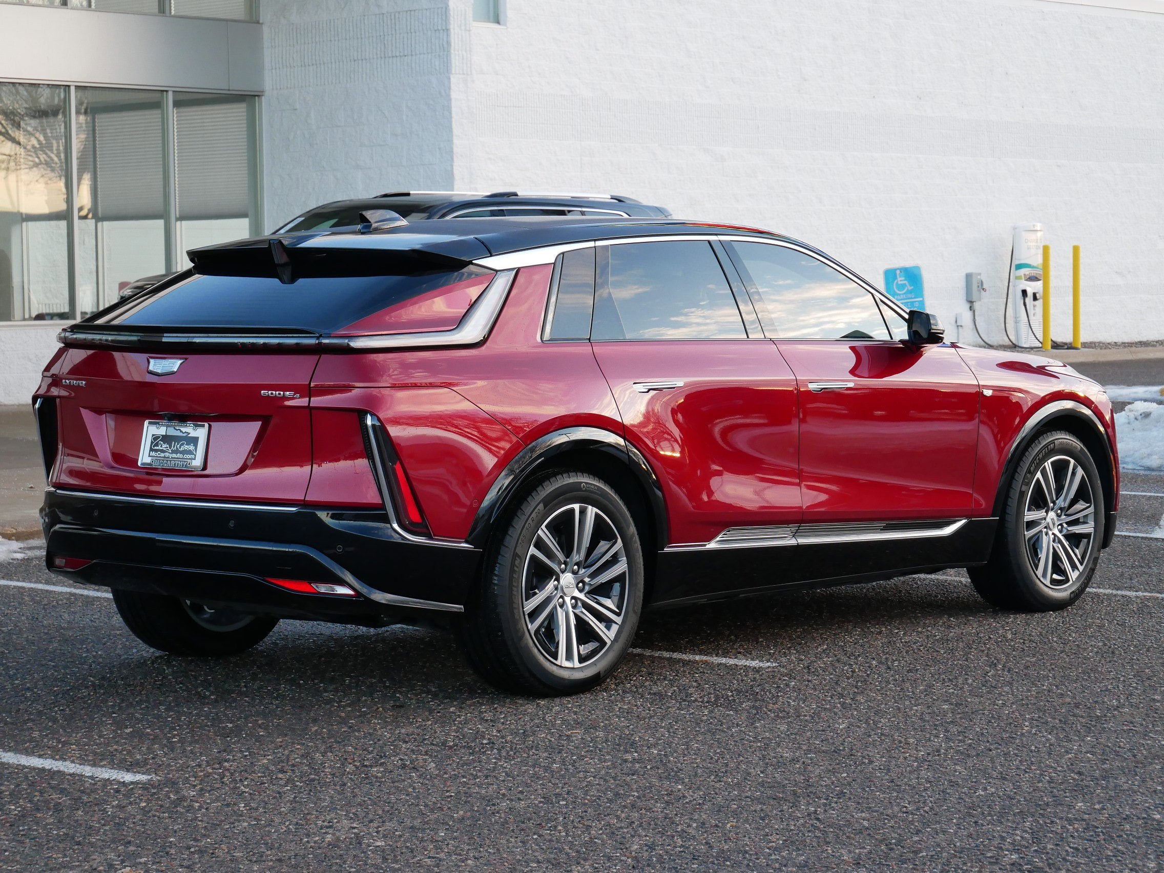 2024 Cadillac LYRIQ Luxury 1