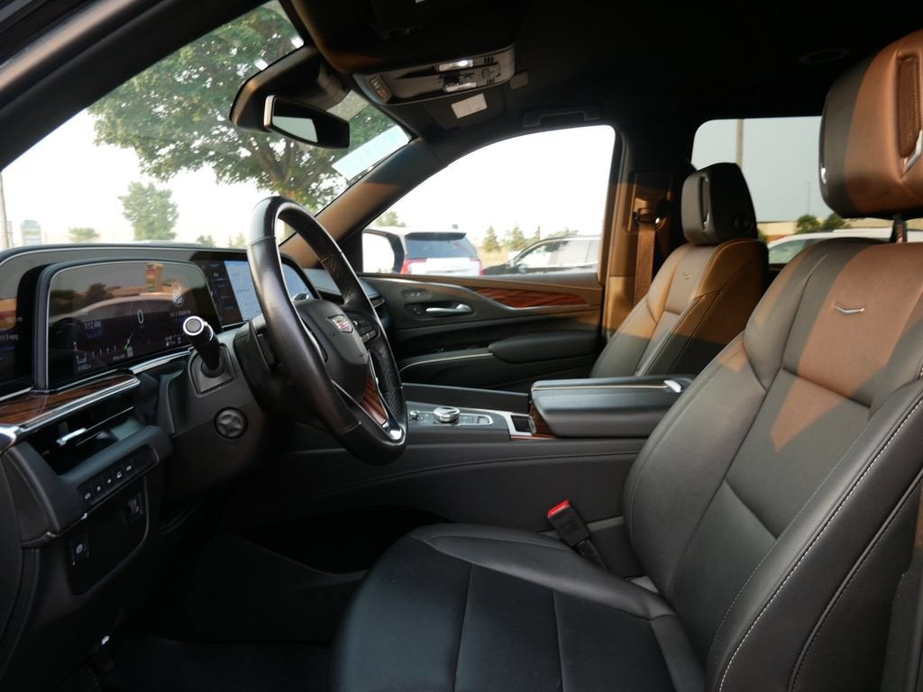 2024 Cadillac Escalade ESV Luxury
