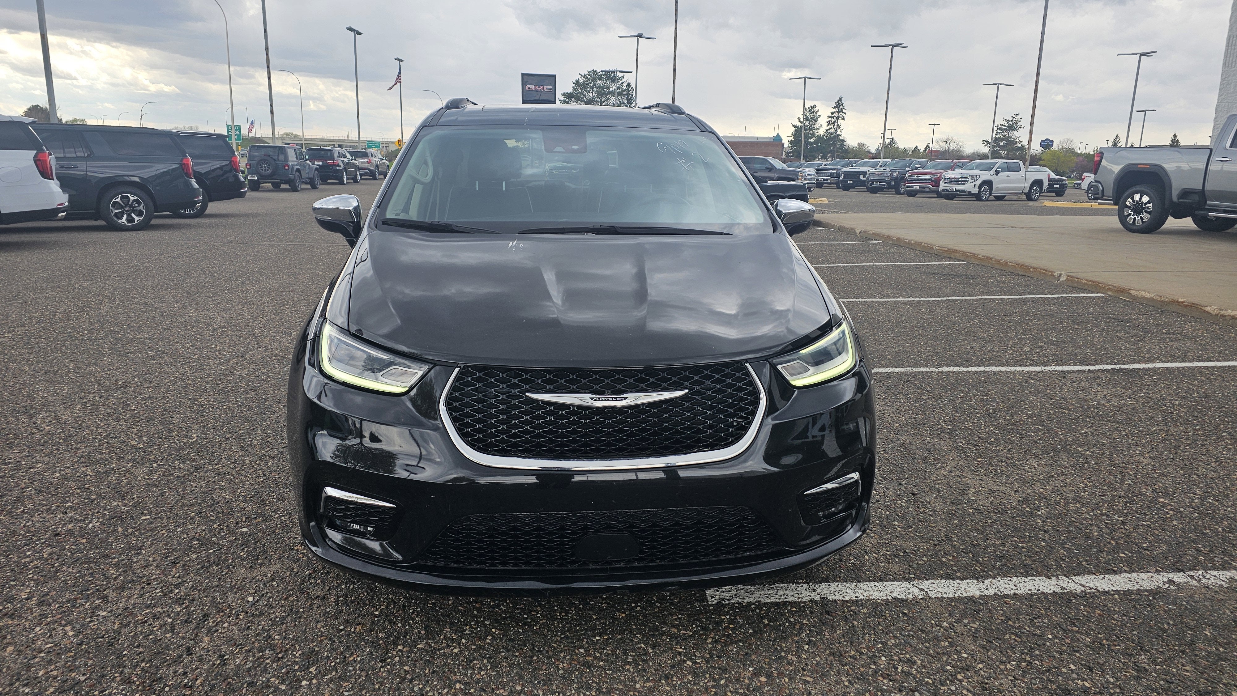 Used 2023 Chrysler Pacifica Limited with VIN 2C4RC1GG8PR571808 for sale in Minneapolis, Minnesota