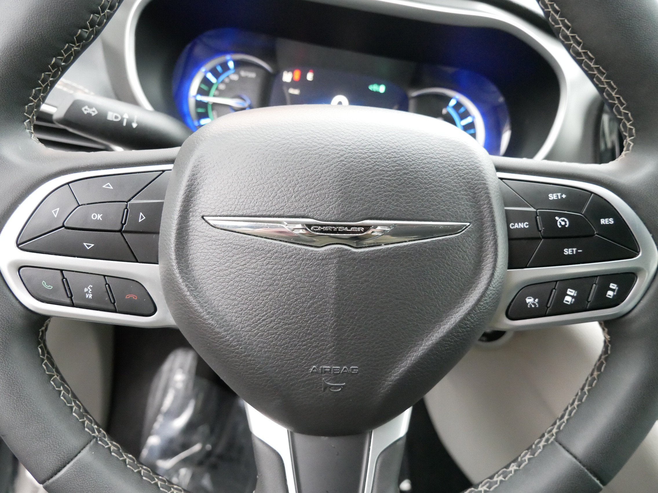 2024 Chrysler Pacifica Hybrid Select
