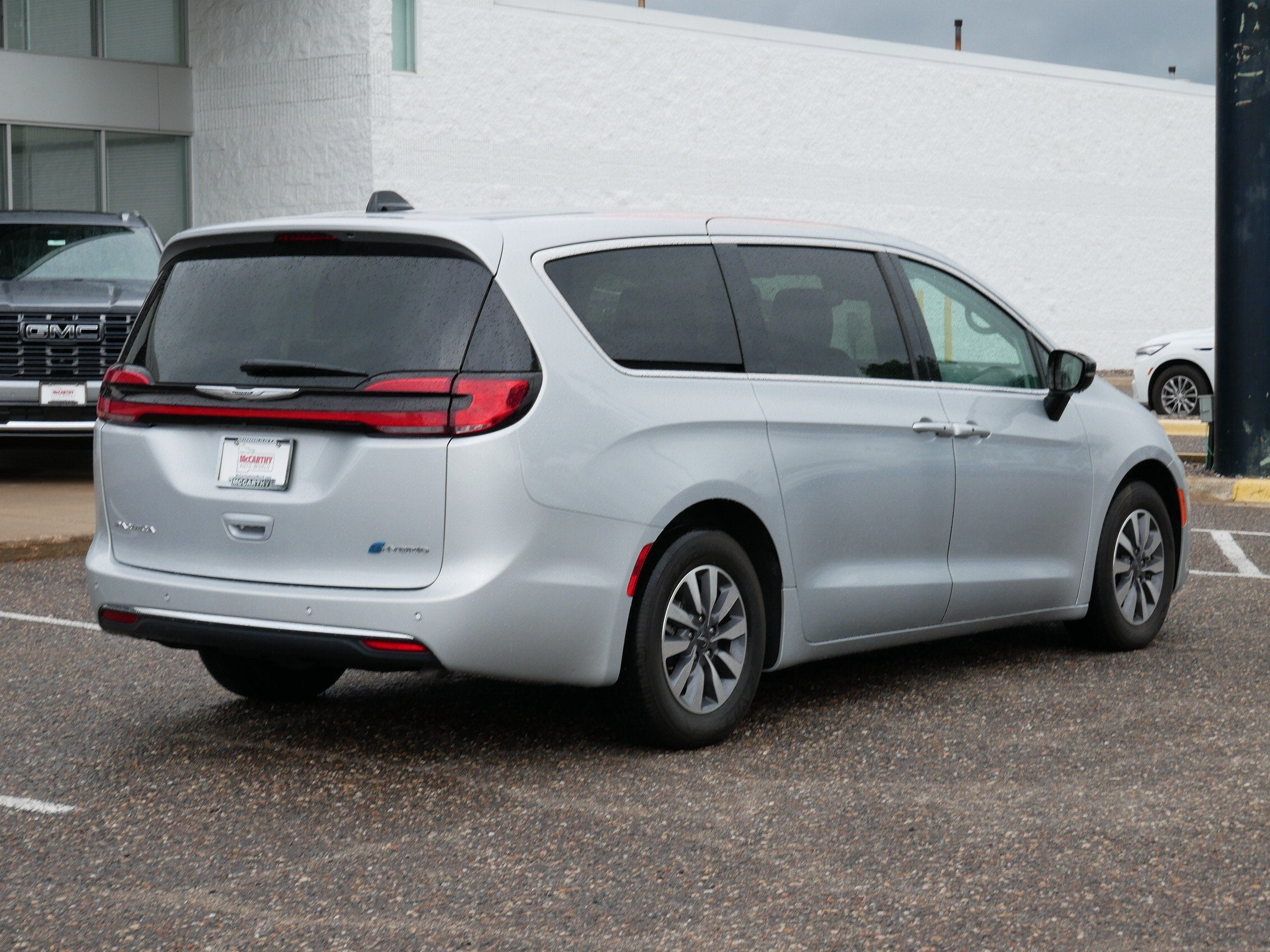 2024 Chrysler Pacifica Hybrid Select
