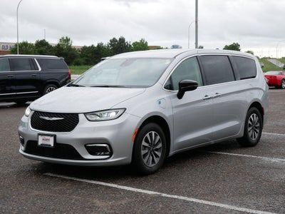 2024 Chrysler Pacifica Hybrid Select