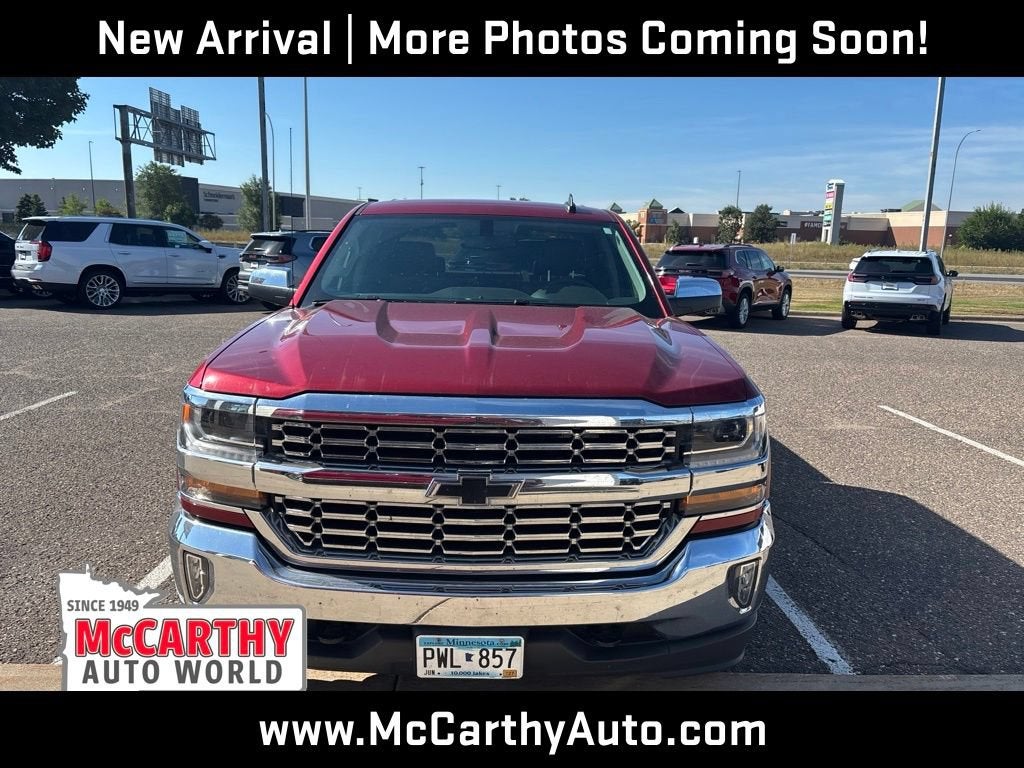 Used 2018 Chevrolet Silverado 1500 LT with VIN 3GCUKREC0JG422303 for sale in Minneapolis, Minnesota
