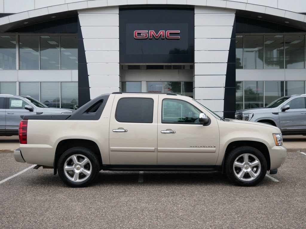 Used 2008 Chevrolet Avalanche LTZ with VIN 3GNFK12398G226165 for sale in Minneapolis, Minnesota