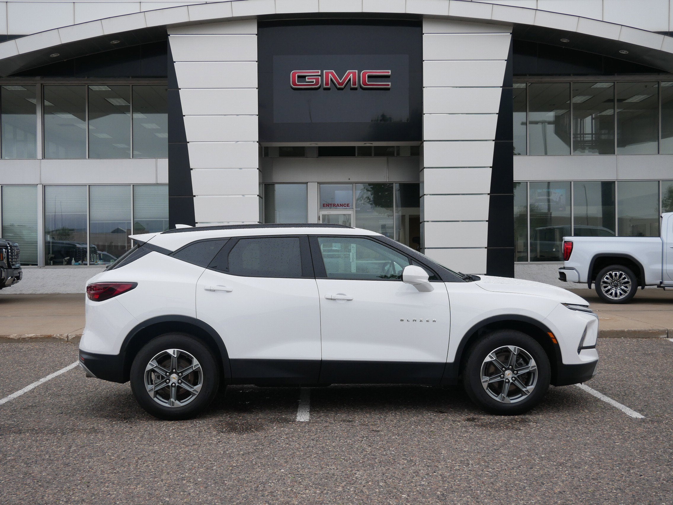 Used 2024 Chevrolet Blazer 2LT with VIN 3GNKBHR47RS173860 for sale in Minneapolis, Minnesota