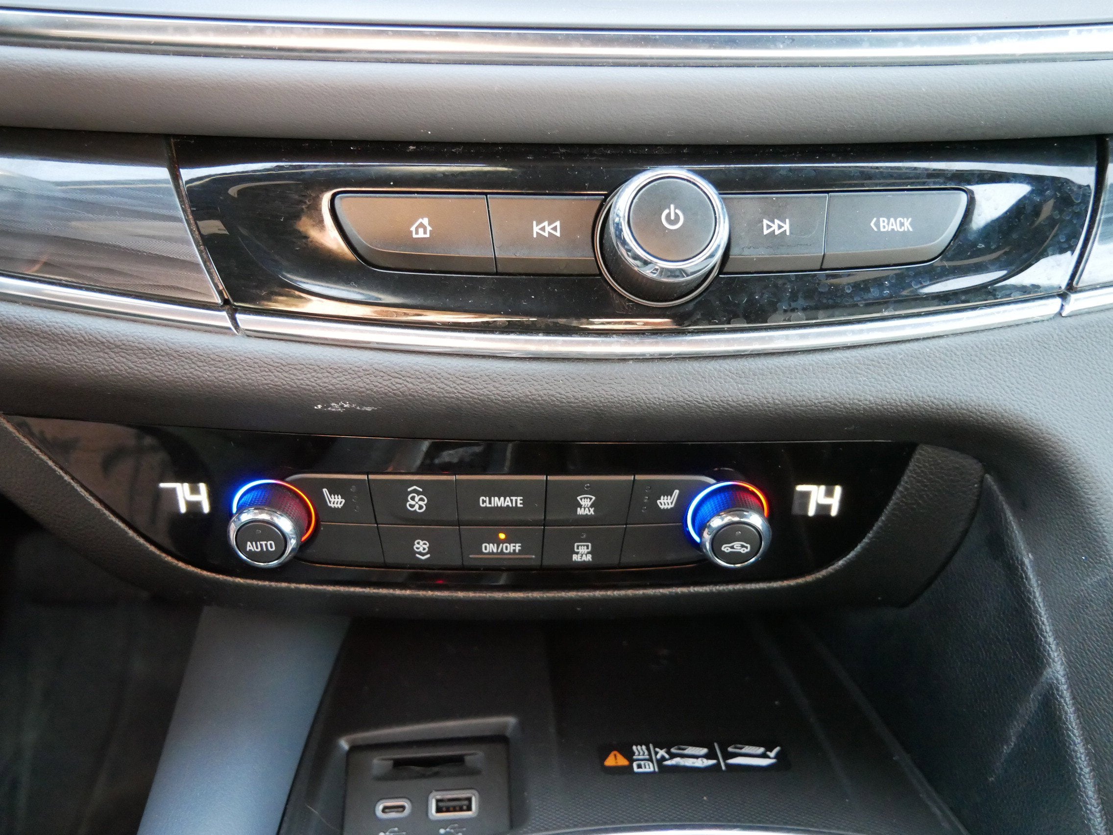 2024 Buick Enclave Essence