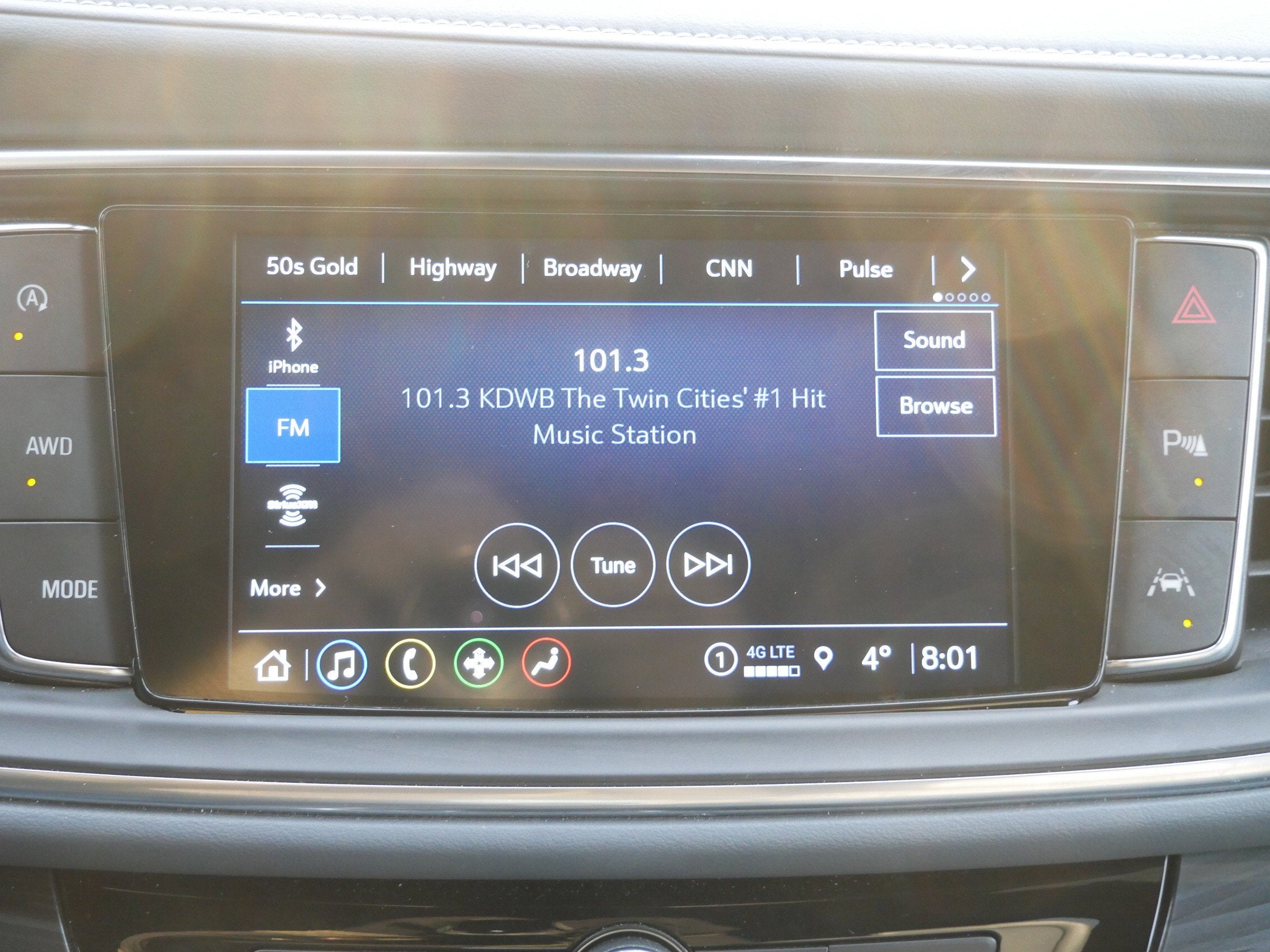 2023 Buick Enclave Essence