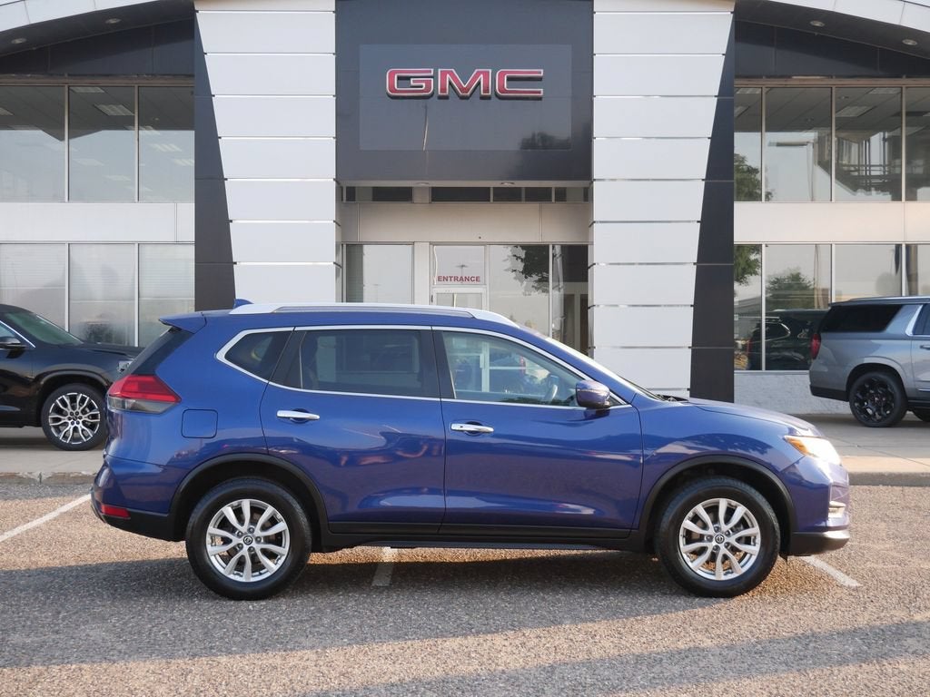 Used 2017 Nissan Rogue SV with VIN KNMAT2MV4HP548017 for sale in Minneapolis, Minnesota