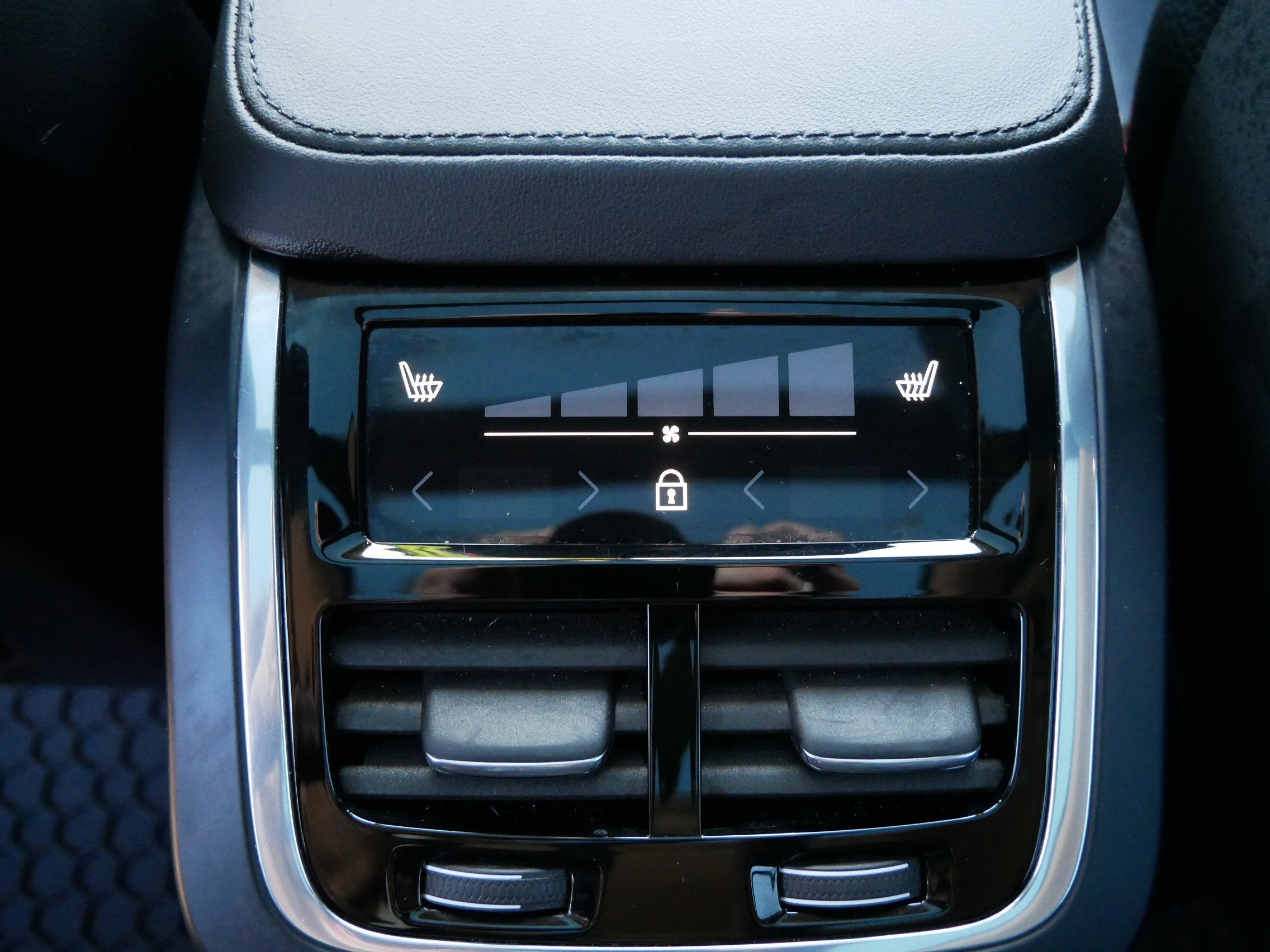 2023 Volvo XC90 Plus