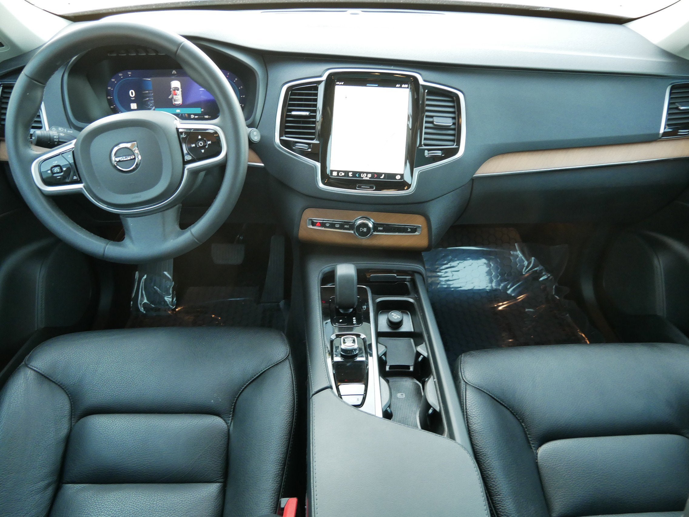 2023 Volvo XC90 Plus